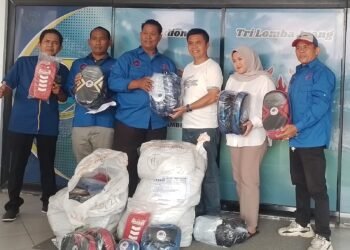 Ketua KONI Jambi Serahkan Bantuan Peralatan Latihan Kepada Cabor MMA Jambi