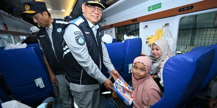 Jasa Raharja Berangkatkan Ribuan Pemudik dari Stasiun Pasar Senen Jakarta melalui Program Mudik Gratis BUMN 2026