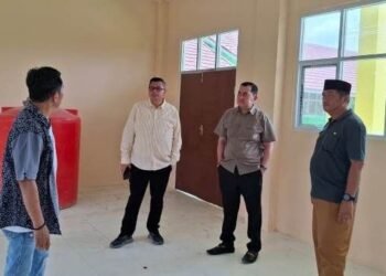 Ketua DPRD Kota Jambi Tinjau SMPN 3 dan 13 yang Mangkrak