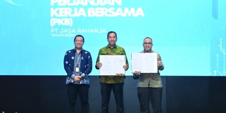 Saksikan Penandatanganan PKB Jasa Raharja dan Serikat Pekerja, Menaker Titip Tiga Agenda Strategis