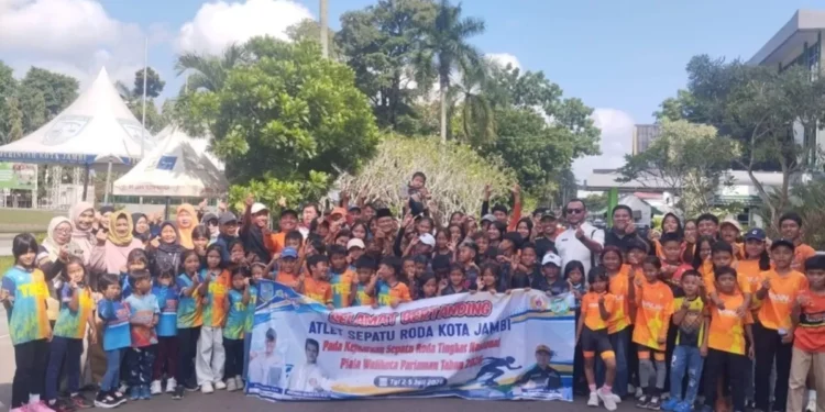 Wali Kota Lepas 97 Atlet Sepatu Roda Kota Jambi ke Pariaman Open 2026