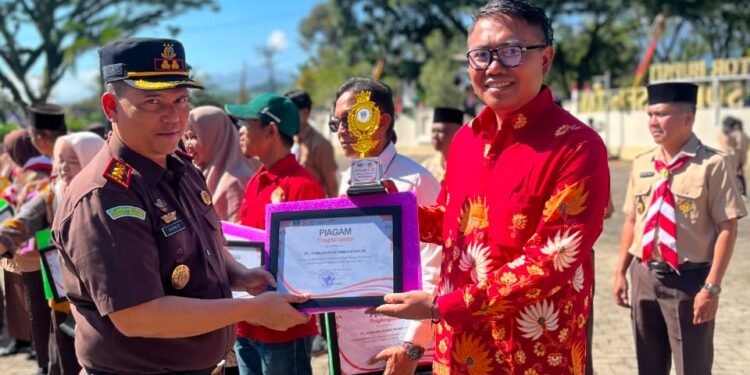 PTPN IV Regional IV Raih Penghargaan Perusahaan Terbersih di Solok Selatan