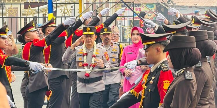 Polda Jambi Gelar Tradisi Penyambutan Kapolda Baru dengan Sentuhan Budaya Melayu